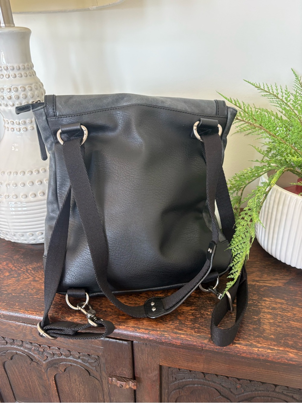 The Sak Ventura Convertible Leather Crossbody Backback Black - Picture 2 of 5